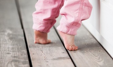 &Ccedil;ocuklarda Parmak Ucunda Y&uuml;r&uuml;me